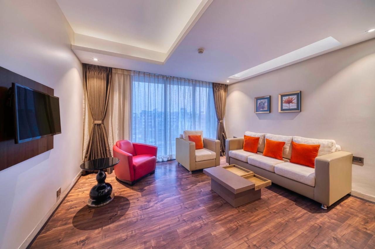 Holiday Inn Kolkata Airport By Ihg Exterior foto Living room